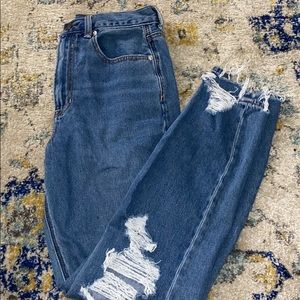 American Eagle (6) Mom Jeans in long length